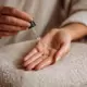 FOLLICLE ACTIVIN - analogų neturintis folikulų veiklą aktyvuojantis serumas su 5x didesne koncentracija aktyvių ingredientų